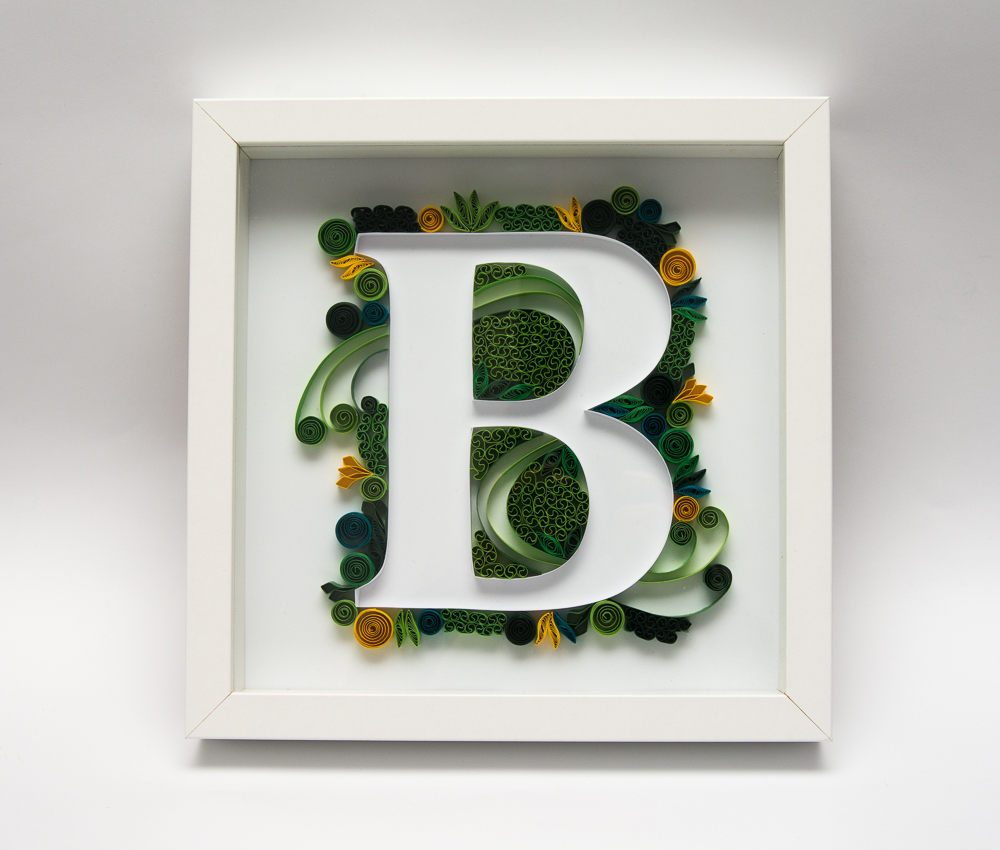 wyjątkowy personalizowany prezent urodzinowy imię litera inicjał w ramce quilling dekoracja mieszkania